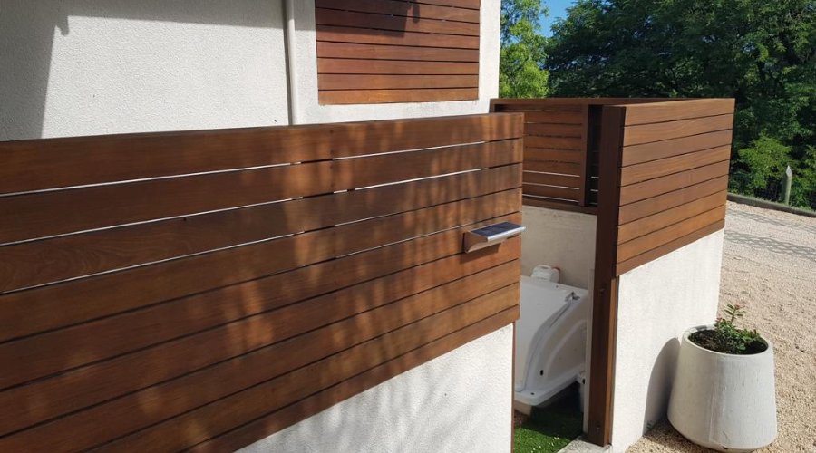 Aplicación de lasur en madera exterior para protección UV